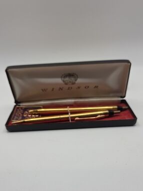 Windsor Gold Ballpoint Pen and Pencil Set  14 K GOLD PLATE- Gold. Vintage